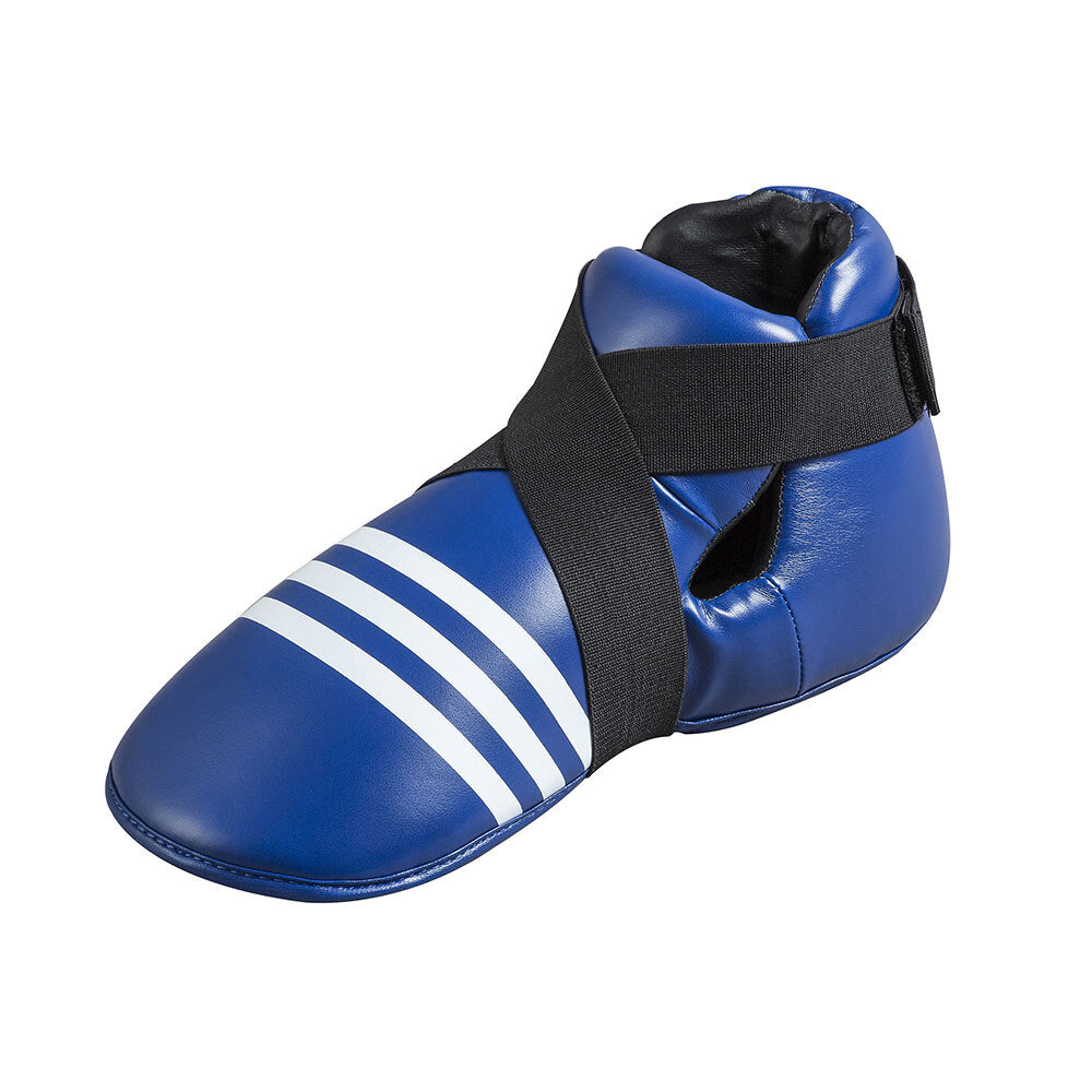 Blå Adidas WAKO fotskydd som skyddar foten vid sparkar