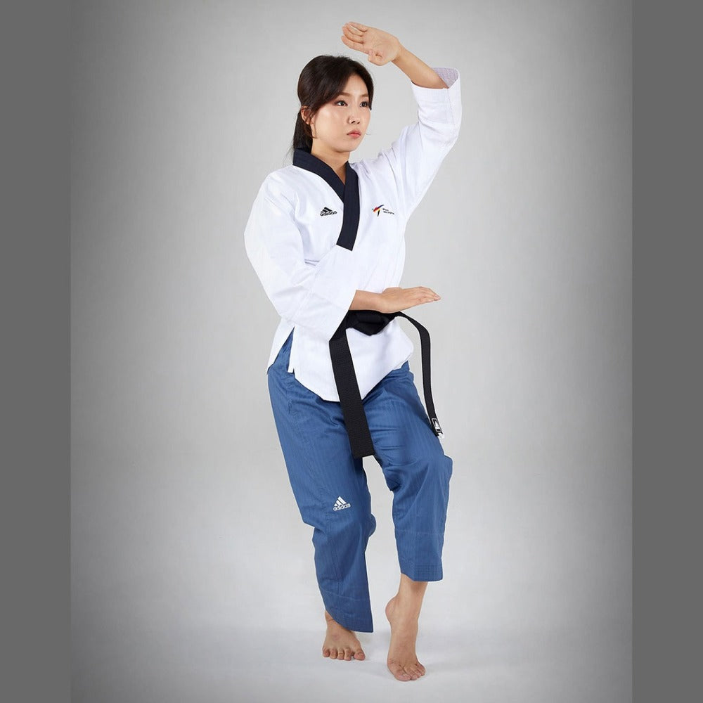Adidas Taekwondodräkt WT Poomsae Dam Vit-Blå