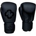 Ett par svarta Budo-Nord Fight Gear Cross boxningshandskar med förböjd flerlagerstoppning