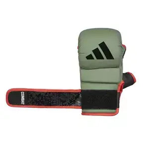 Gröna Adidas Combat 50 MMA-handskar med TILT-teknologi för naturlig slagvinkel