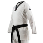 Vit Adidas Adi Fighter Pro WT taekwondodräkt med Easy-to-move-passform