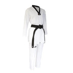 Vit Adidas Adi Fighter Pro WT taekwondodräkt med svarta Adidas-logotyper, med meshpaneler för ventilation