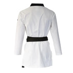 Vit Adidas Adi Fighter Pro WT taekwondodräkt med svarta Adidas-logotyper, som är godkänd för tävling