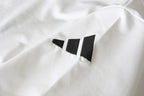 Vit Adidas Adi Fighter Pro WT taekwondodräkt med meshpaneler för ventilation, som är godkänd för tävling