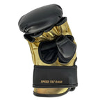 Svarta och guldfärgade Adidas Speed Tilt G450 MMA-handskar för avancerad MMA-träning