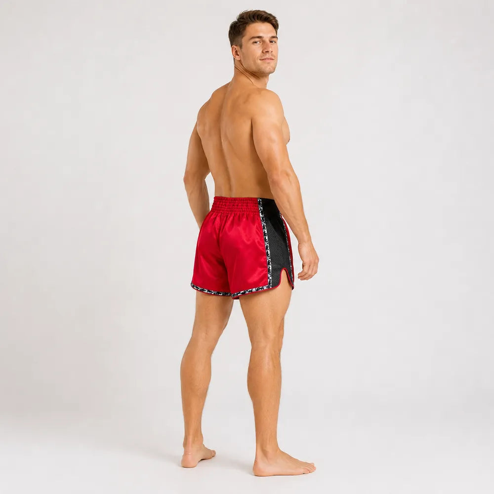 Röda och svarta Fairtex BS1703 thaishorts i formbeständig satin, med smal, atletisk skärning