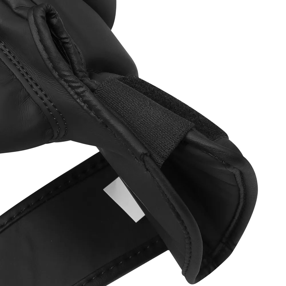 Adidas Silva 50 MMA-handskar i svart, gult och camo med TILT-design för naturlig handposition, med PU-utsida