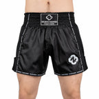 Svarta Budo-Nord Fight Gear TS4 thaishorts i satin med klassisk muay thai-stil
