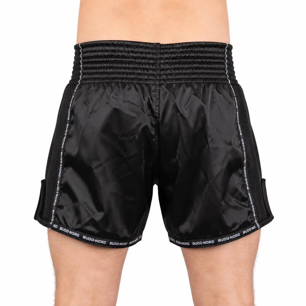 Svarta Budo-Nord Fight Gear TS4 thaishorts med extra bred resår och dragsko