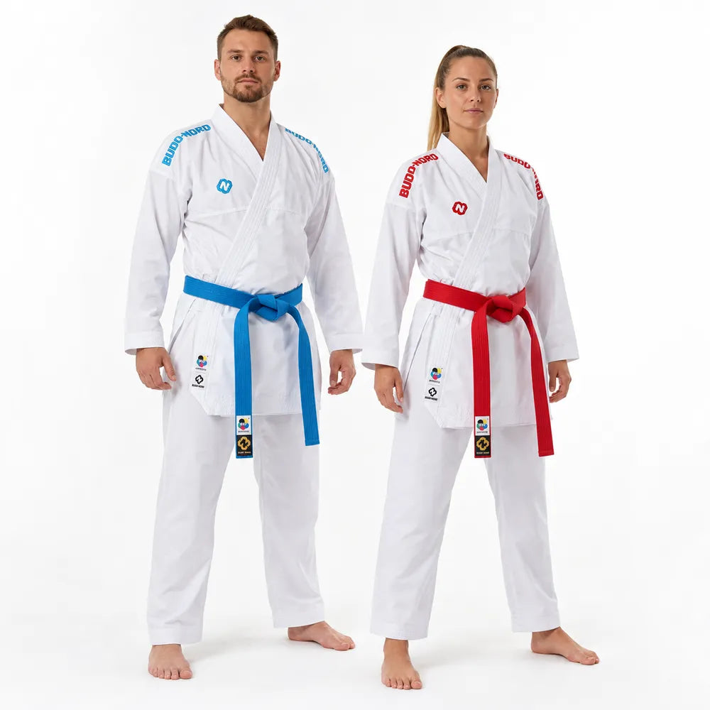 Vändbar röd och blå Budo-Nord Toshi WKF karatedräkt för kumite, med ventilationszoner