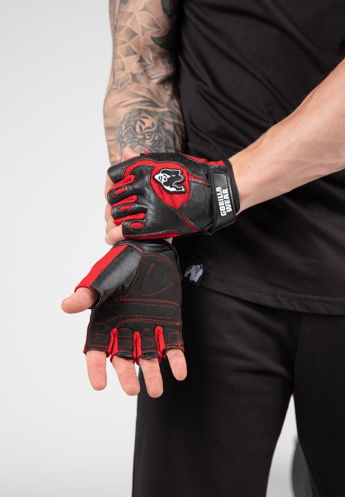 Gorilla Wear Mitchell Training Gloves - Svart/Röd
