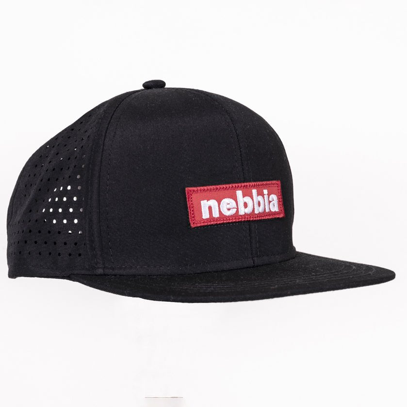 NEBBIA Red Label Snapback Cap - Svart - NEBBIA | Kraft & Kontroll